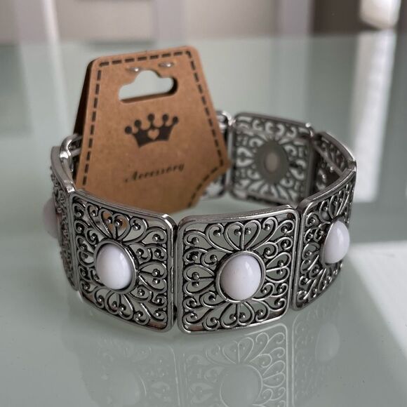 Bead Me Up Scotty! Bracelet - Picture 2 of 3